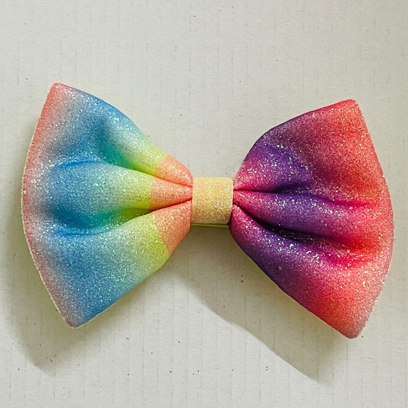 Other - Bow hair clip